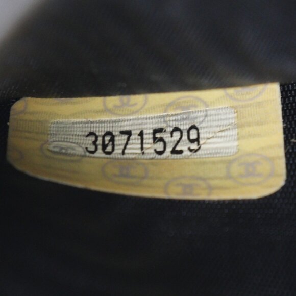 CHANEL Authentic Black Lambskin Leather Logo Wallet - Picture 10 of 11